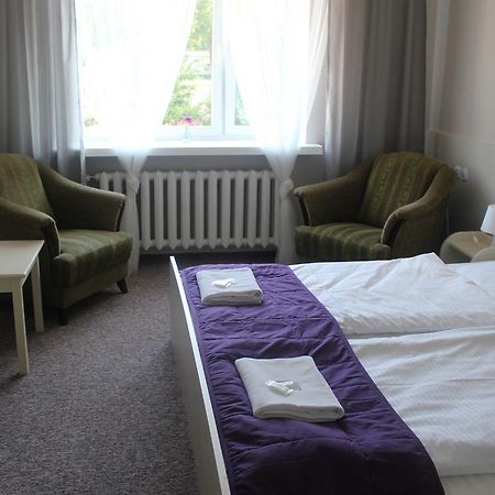 Hotel Pod Debem Zielona Góra Exterior foto
