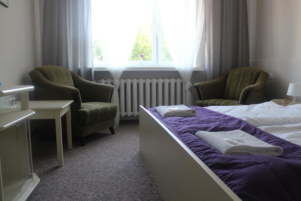 Hotel Pod Debem Zielona Góra Exterior foto