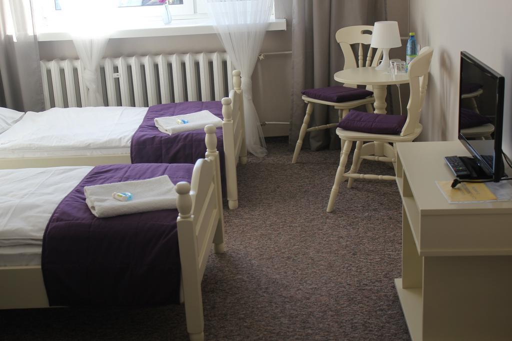 Hotel Pod Debem Zielona Góra Exterior foto