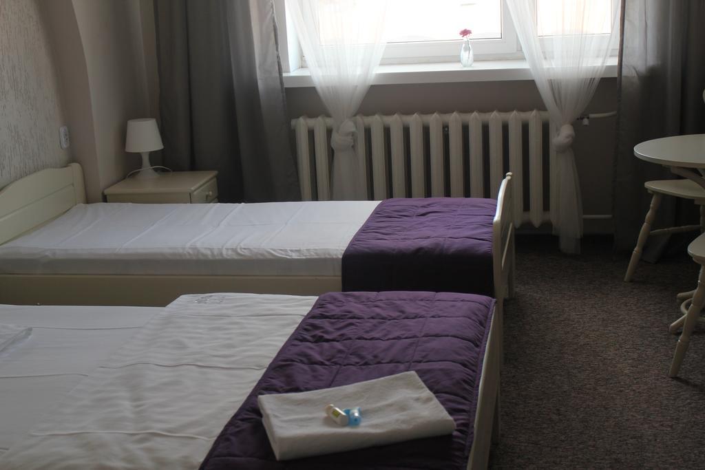 Hotel Pod Debem Zielona Góra Exterior foto